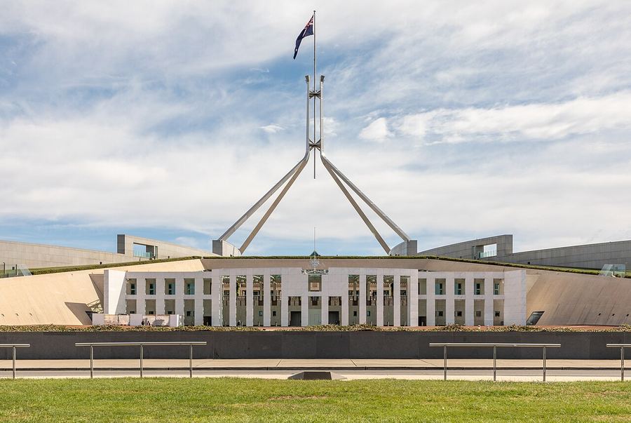 Archive: Parliament House, Canberra — Dietmar Rabich (CC BY-SA 4.0). Not the 24 September 2026 Albanese–Zelenskyy signing ceremony, not day-of leaders photography, and not a treaty-document still.