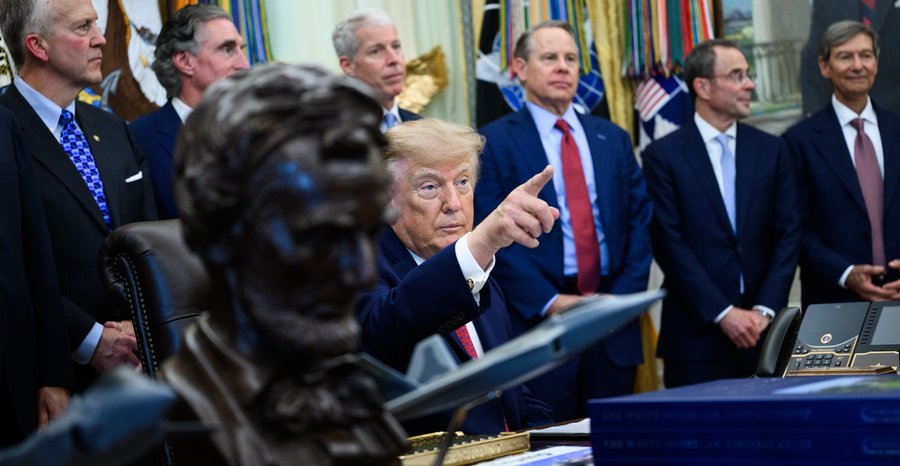 President Trump at an announcement with Commerce Secretary Howard Lutnick in the Oval Office in September 2026.