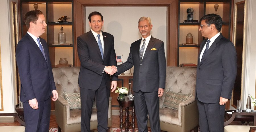 Secretary of State Marco Rubio shakes hands with Indian External Affairs Minister Subrahmanyam Jaishankar in Mumbai in October 2026.