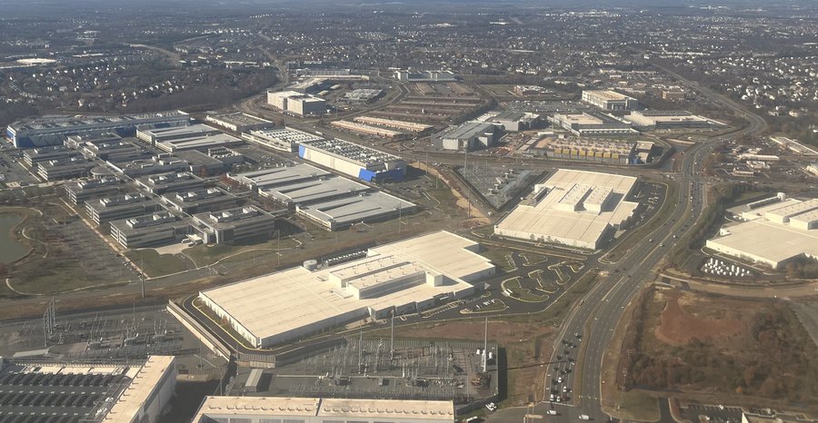 Archive photo: data centers and electrical substations near Ashburn in Loudoun County, Virginia, in November 2025.